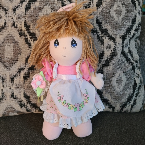 Set of Precious Moments Dolls - Picture 4 of 8
